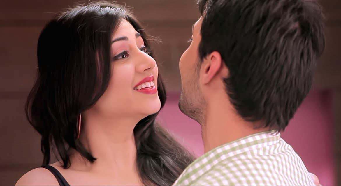 Tera Mera Tedha Medha backdrop