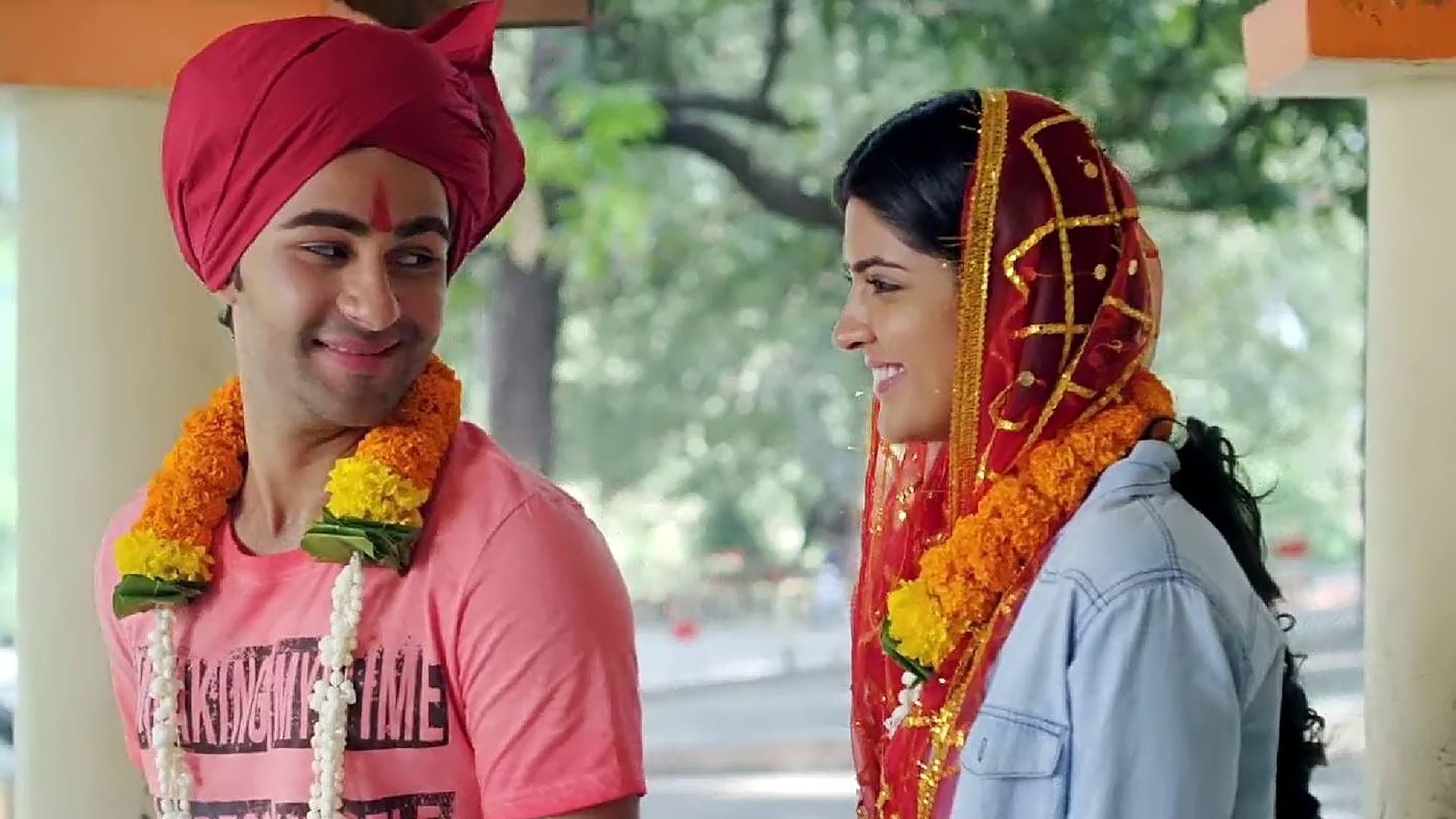Lekar Hum Deewana Dil backdrop