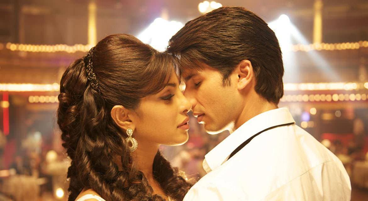 Teri Meri Kahaani backdrop
