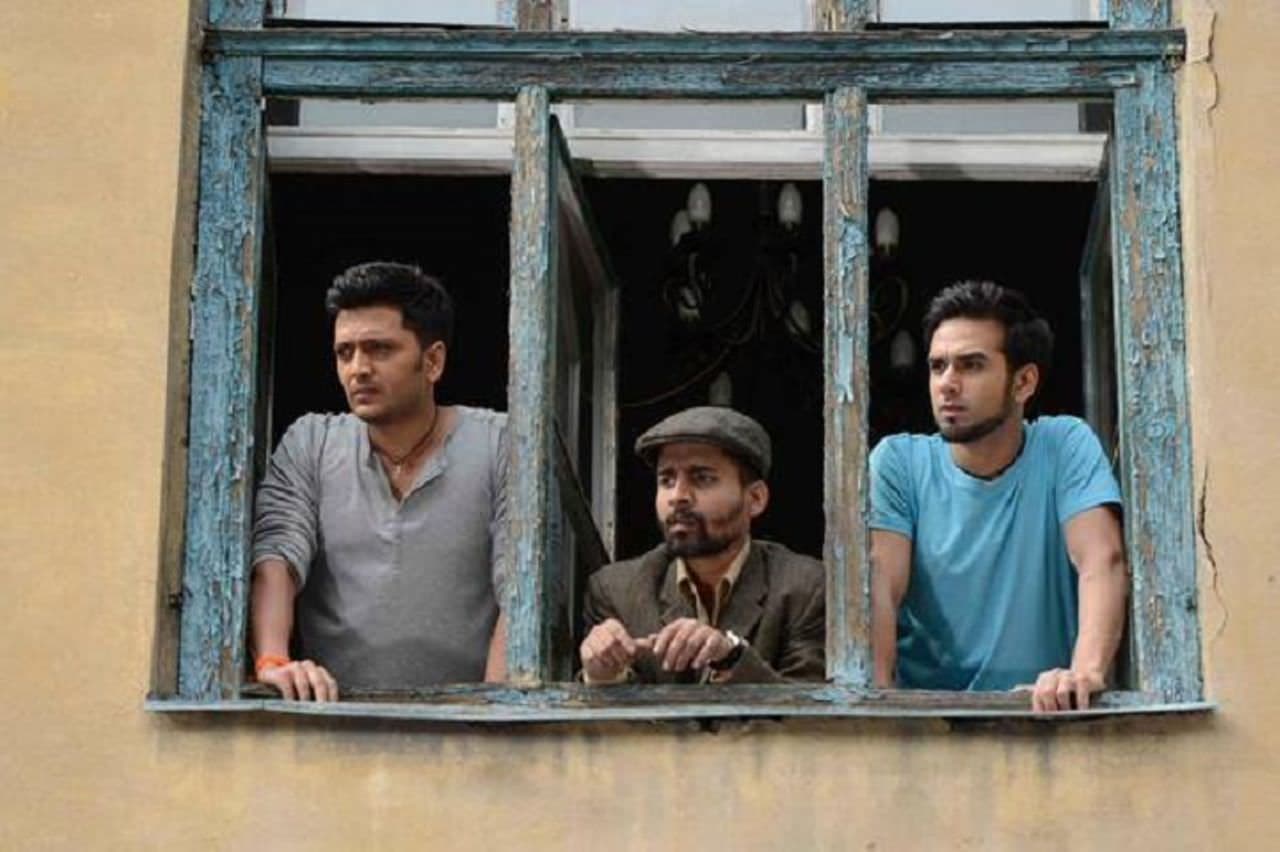 Bangistan backdrop