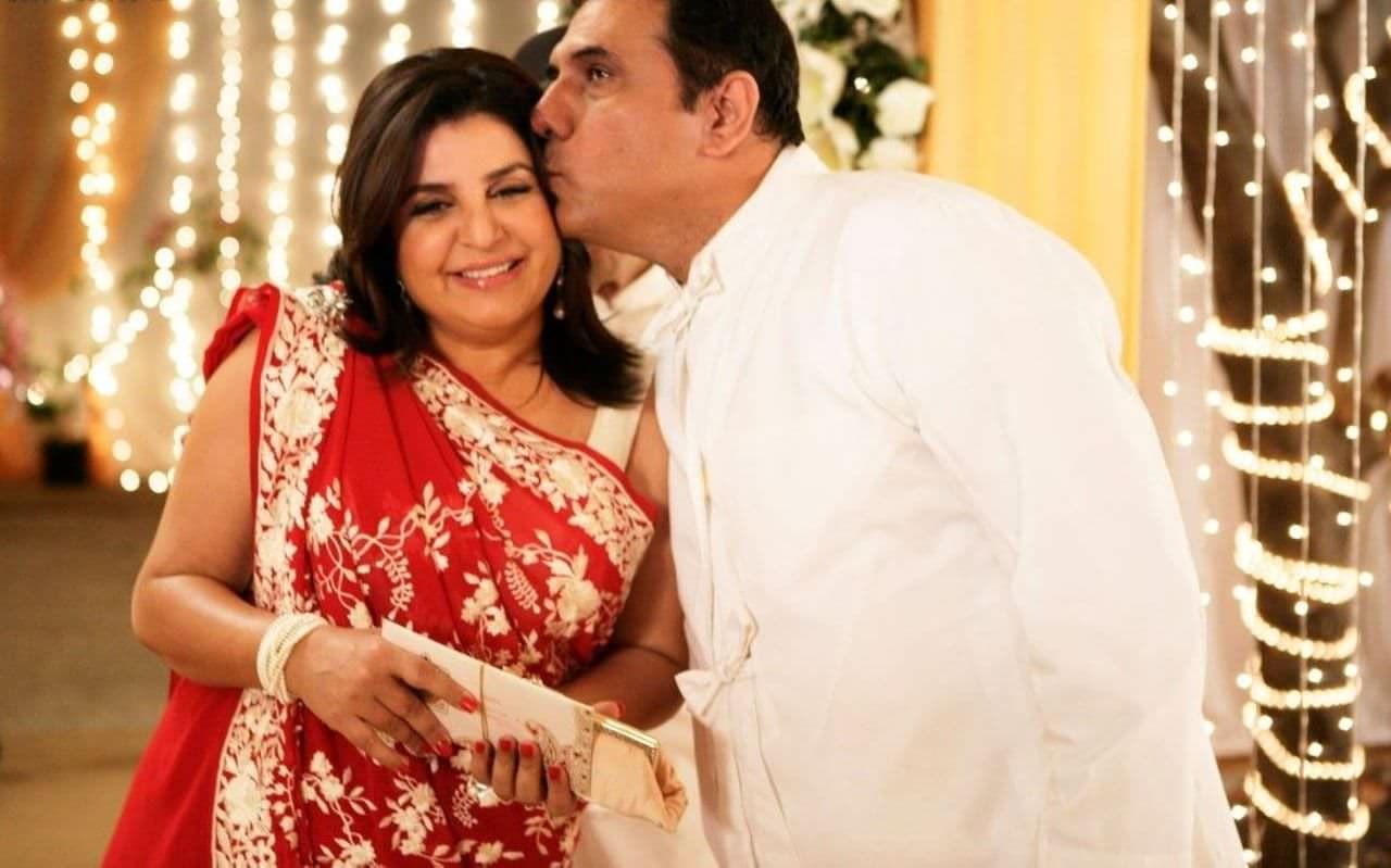 Shirin Farhad Ki Toh Nikal Padi backdrop