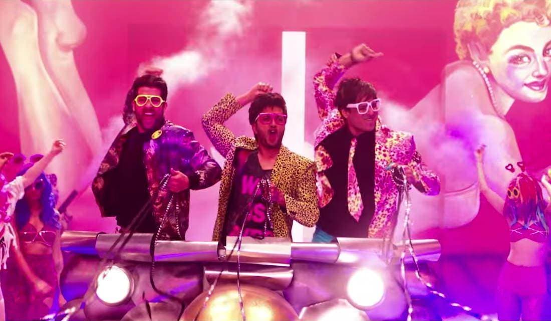 Great Grand Masti backdrop