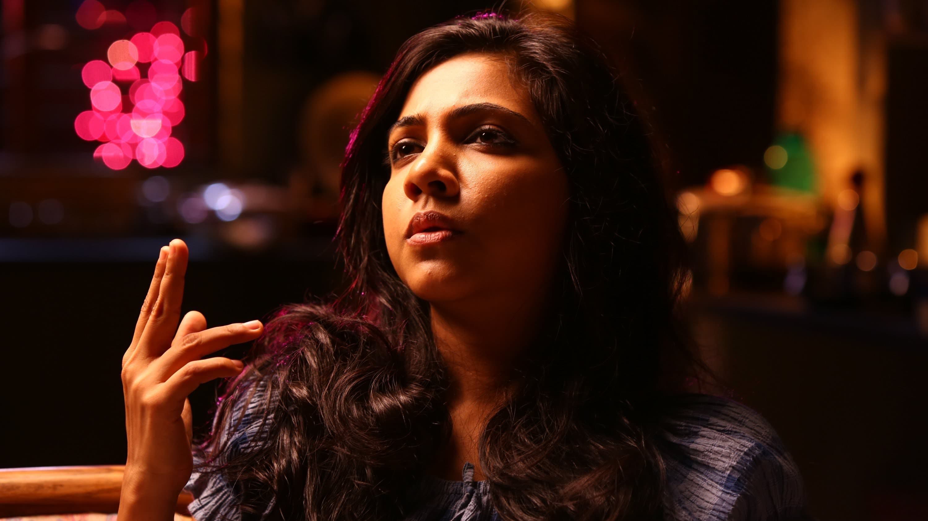 Kadhalum Kadandhu Pogum backdrop