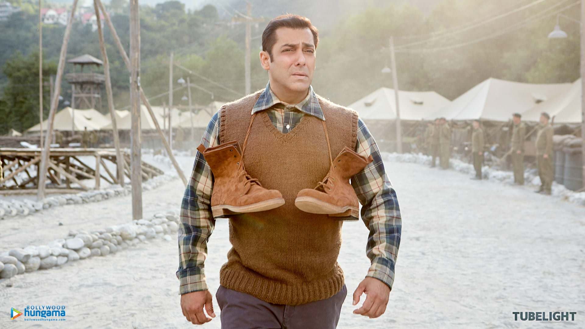 Tubelight backdrop