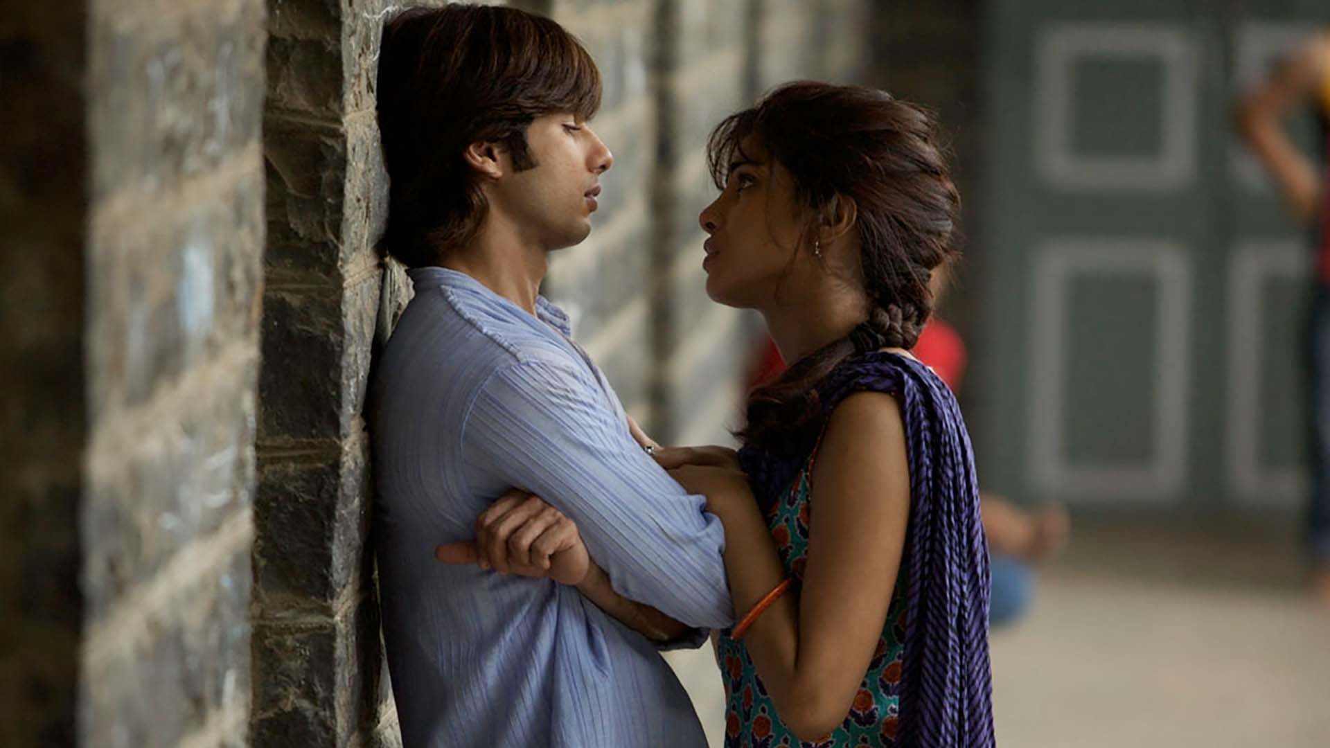 Kaminey backdrop