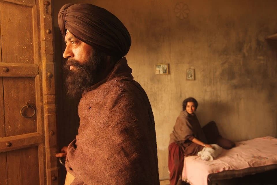 Qissa: The Tale of a Lonely Ghost backdrop