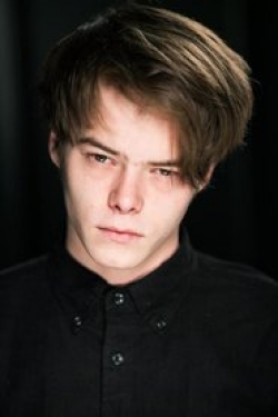 Charlie Heaton - Wikipedia